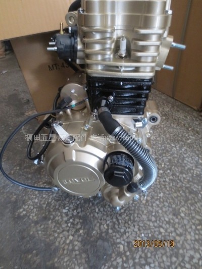 福田五星雷沃三轮车配件,原厂水冷250发动机。