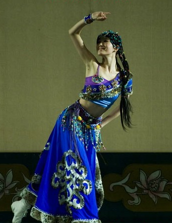 桃李杯民族民间舞藏族舞女子独舞<天唱>舞蹈