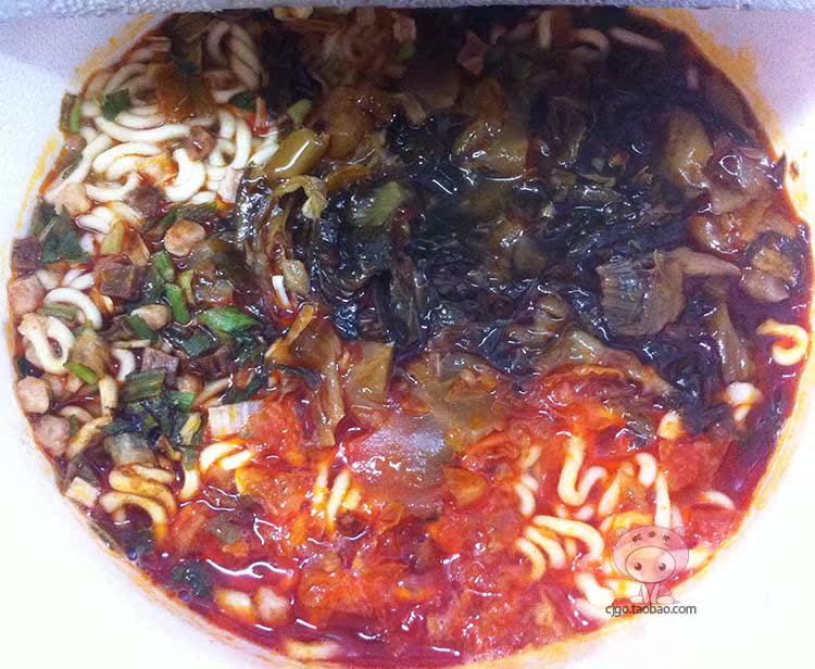 统一来一桶老坛酸菜牛肉面桶装120克泡面香辣