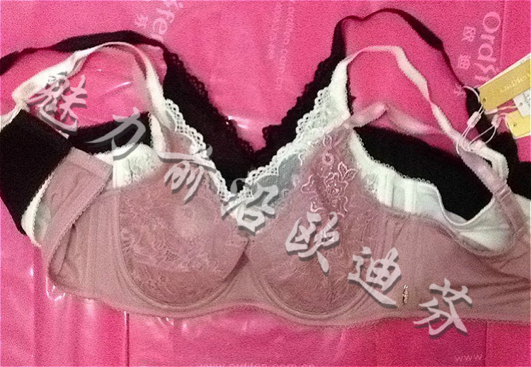 魅力前沿 <em>欧迪芬</em>14新款 超薄杯三排扣 <em>文胸</em>OA