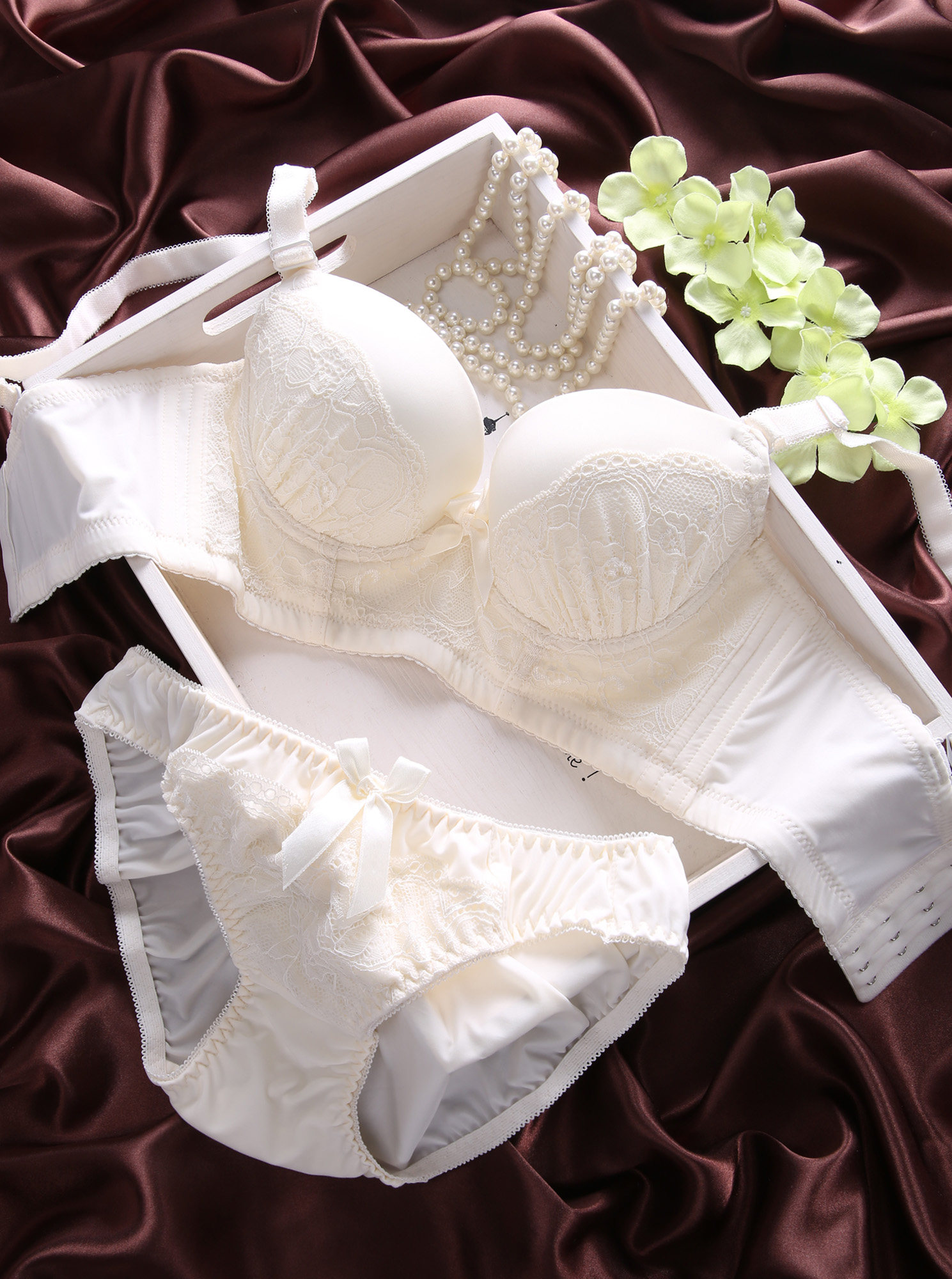 女士性感内衣<em>文胸</em>套装 <em>都市丽人</em>四排扣<em>收副乳</em>