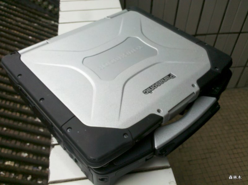 松下cf-30怀军工机笔记本电脑带原装盒子巧克