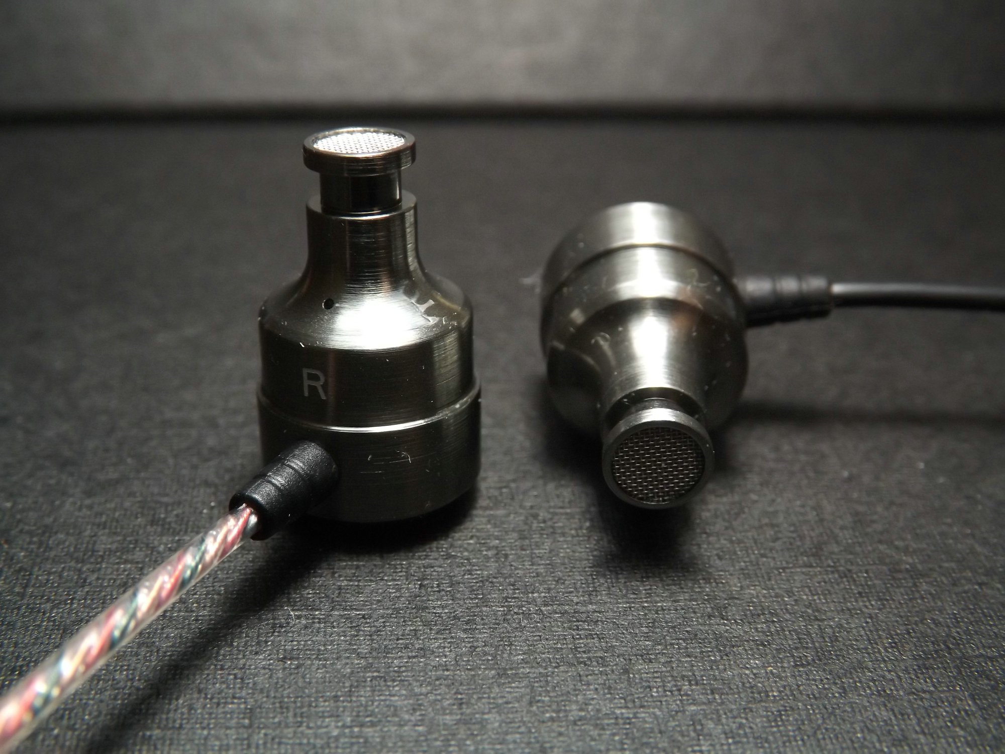 Astrotec\/阿思翠ax35低端圈铁耳机中最为成熟的