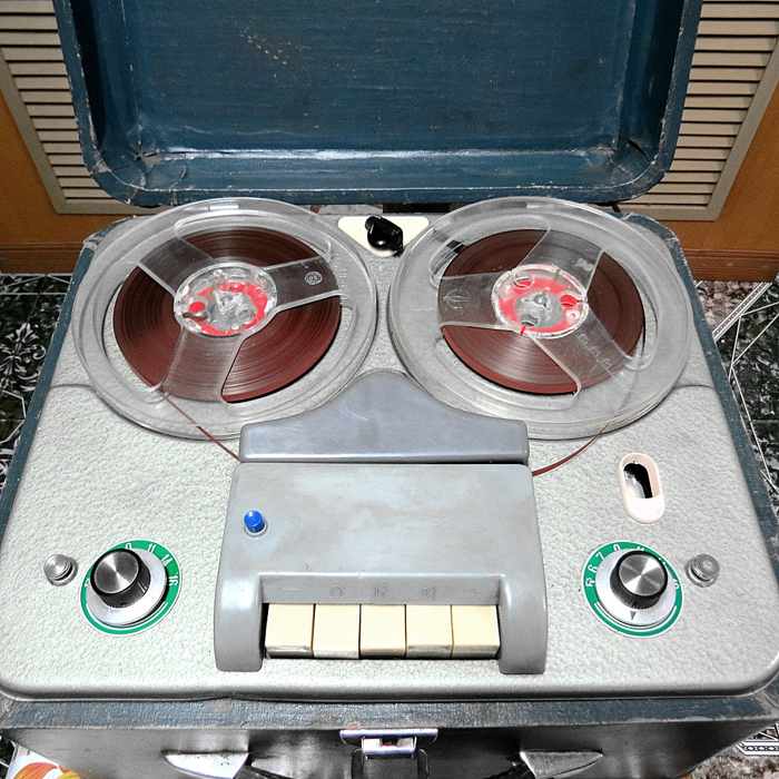 1953年上海产 钟声牌810型开盘式磁带录音机