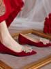 订婚敬酒法式平底婚鞋红色新娘，鞋子女2023平跟软舒适结婚秀禾