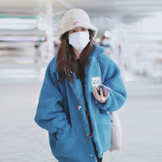 袁冰妍明星同款高端蓝色羊羔毛外套(毛外套，)女学院风冬季韩版宽松
