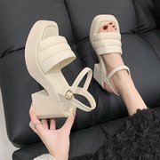 韩版厚底凉鞋女款夏季外穿厚底法式高级感2024粗跟女鞋松糕鞋