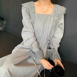 韩国chic复古优雅方领蕾丝镂空花边拼接压褶系带收腰喇叭袖连衣裙