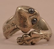 SOLD 欧美古董首饰 神秘赤铁矿灵蛇西洋细腻雕刻老银戒指收藏16.7