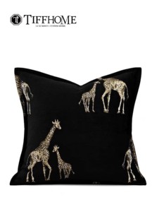 进口割绒沙发靠垫丛林长颈鹿抱枕法式轻奢高级感样板间别墅方枕套