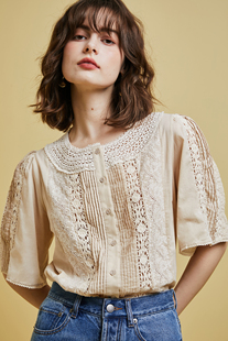 法式小众夏天镂空刺绣蕾丝喇叭袖圆领衬衫上衣女装
