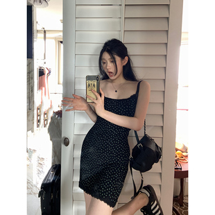 王少女的店黑色蕾丝碎花连衣裙2024法式初恋甜美显瘦吊带裙子