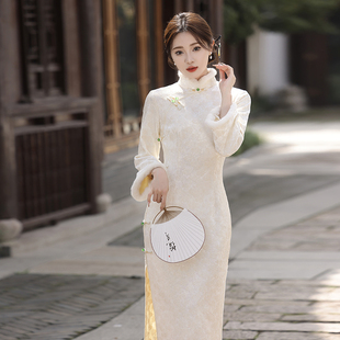 白色改良蕾丝旗袍加绒加厚长袖2024年冬季复古风气质高级感连衣裙
