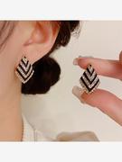 日韩时尚几何菱形条纹镶钻耳钉网红百搭款高级感气质优雅耳环