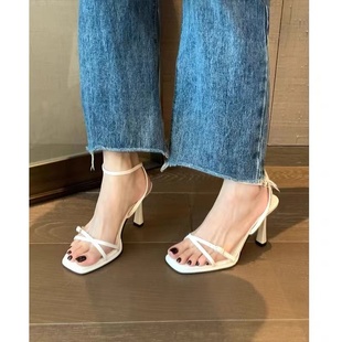 2024年夏季白色露趾高跟鞋设计感小众性感法式一字扣带凉鞋女