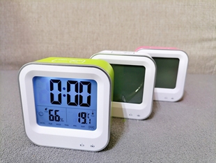 外贸出口可充电时钟聪明钟自动夜光温度计湿度功能学生闹钟礼物