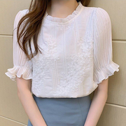 彩衣阁夏季雪纺蕾丝衫修身韩版白色绣花泡泡，袖女中袖套头小衫