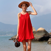 小个子短裙沙滩裙夏季女短款无袖，挂脖连衣裙红色雪纺风琴褶裙子