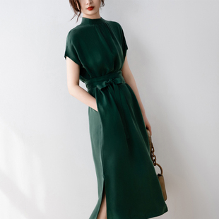 法式复古绿色高端天丝铜氨丝连衣裙，女夏气质立领系带显瘦开叉长裙