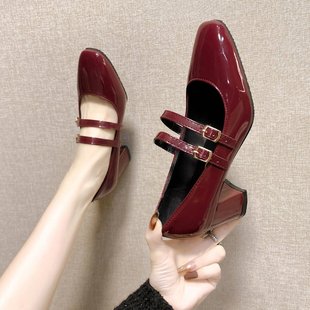 酒红色玛丽珍单鞋女设计感小众方头皮鞋职业粗跟一字扣带高跟鞋女