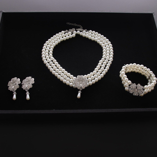 赫本复古90年代珍珠项链耳环手链三件套新娘结婚饰品女生首饰套装