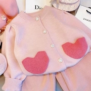 婴儿毛衣加厚打底女童春秋季韩版洋派，甜美粉色针织开衫女宝宝爱心
