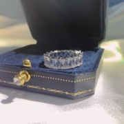 经典冰糖方钻珠宝首饰排钻18k金彩金(金彩金)钻石莫桑石戒指(石戒指)钻戒仿真求婚