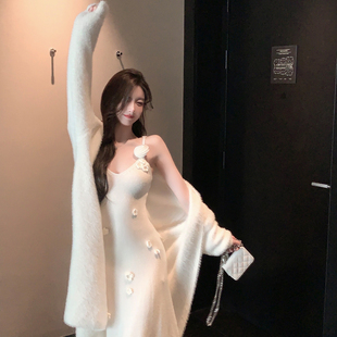 FairyJiang秋冬温柔风白色针织吊带连衣裙长款长袖高领毛衣裙