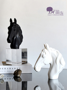 现代轻奢白色黑色马头水晶，底座摆件书立，艺术品雕塑电视柜子装饰品