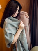 高档围巾女秋冬季韩版双面，格子空调披肩两用百搭保暖加厚围脖
