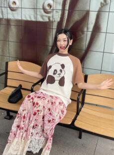 亲妈~丫丫~2024夏季「奶奶毛衫」插肩袖趣味熊猫毛衫T恤短袖