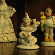 俄罗斯旅行回打鼓小红帽陶瓷娃娃摆件装饰品