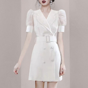 西装连衣裙女白色2024夏季法式职业修身显瘦泡泡袖双排扣裙子