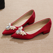 大码红色水钻婚鞋女粗跟单鞋，尖头珍珠气质新娘，鞋秀禾婚纱浅口鞋子
