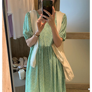 绿色碎花连衣裙女修身显瘦2023年夏季日系甜美方领短袖百褶裙