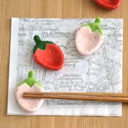 日本进口zakka美浓烧手作陶瓷草莓筷子，架筷枕筷托叉勺餐具托