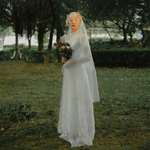 法式2024旅拍轻婚纱复古森系长袖超仙蕾丝新娘结婚出门礼服春