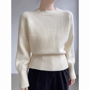 法式秋冬季米白色高级感羊毛衫，女短款上衣内搭针织打底衫毛衣