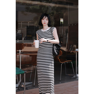 nanastore黑白条纹连衣裙子女装，2024秋无袖，显瘦直筒长裙秋装