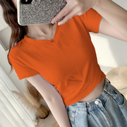 橙色v领短款t恤女短袖夏季设计感纯欲甜辣爵士舞紧身高腰露脐上衣