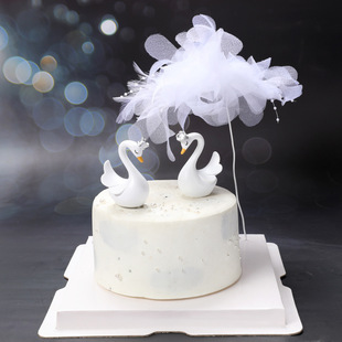 白色天鹅ins天鹅蛋糕摆件摆饰白色纱(白色纱)花，唯美珍珠蕾丝羽毛纱花