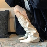 显腿瘦！白色裤管靴2023网红胖mm尖头坡跟高筒不过膝长筒靴女