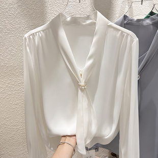 2022韩国气质显瘦纯色V领珍珠装饰系带套头长袖雪纺衫女秋