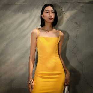 brandbymei王牌剪裁经典，修身不紧绷过膝铅笔吊带连衣裙黄色