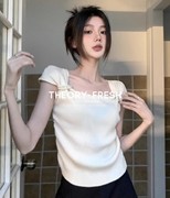 THEORY FRESH法式纯欲风韩系短款T恤女设计感褶皱珍珠方领上衣