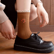 靴下乐途秋季刺绣袜双针抽条学院风袜棉质，森系灯笼花绣花女袜