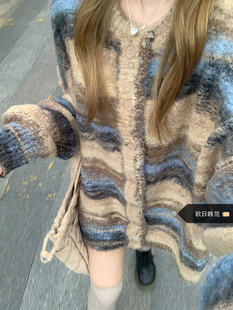 秋冬季大码美式复古彩色条纹毛衣设计感宽松针织开衫女慵懒风外套
