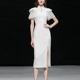 2024夏季时尚名媛新中式旗袍，领荷叶袖，修身显瘦白色提花连衣裙