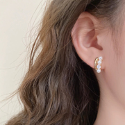 法式水钻珍珠耳钉女2023高级感纯银耳环小众设计秋冬耳饰