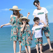 三亚海边度假亲子装夏季一家三口沙滩短袖套装洋气露肩母女连衣裙